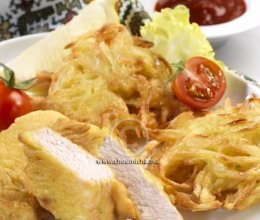 Escalopes de poulet et beignets d'oignon blanc