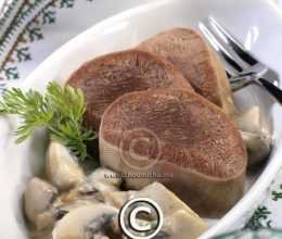 Langue de veau et sa sauce aux champignons