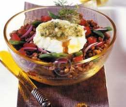 Salade de lentilles et œufs pochés à la vinaigrette d’échalote